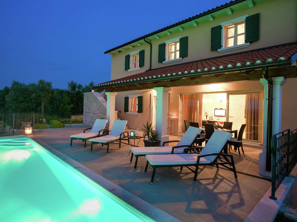Luxurious Villa With Swimming Pool In Sveti Lovrec Selina Экстерьер фото